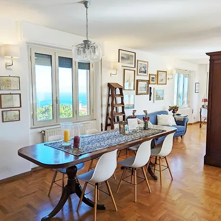 Al Civico Cinque Bed & Breakfast *