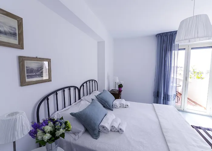 Al Civico Cinque Bed and Breakfast 3*
